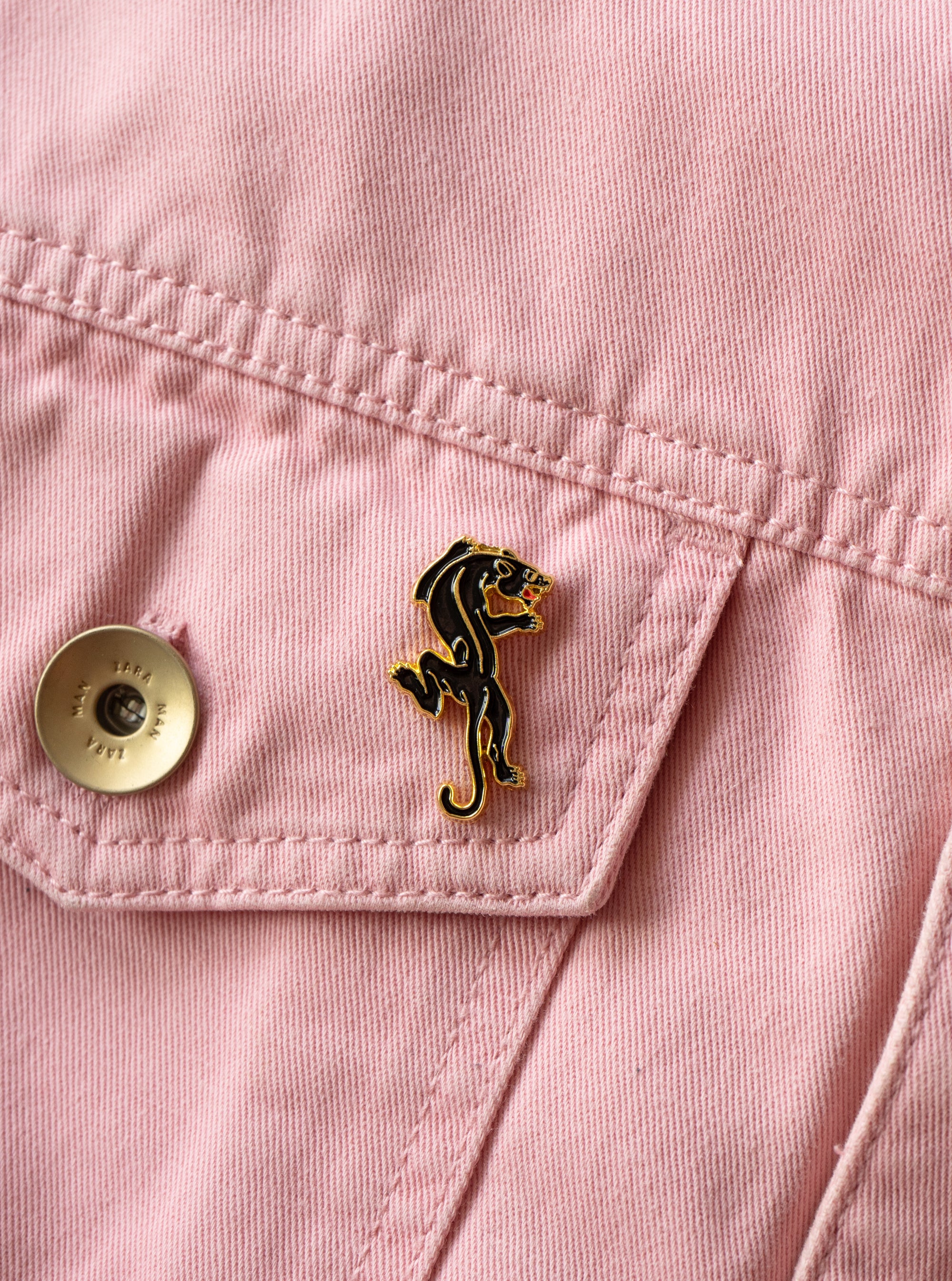 "Crawling Panther" Lapel Pin